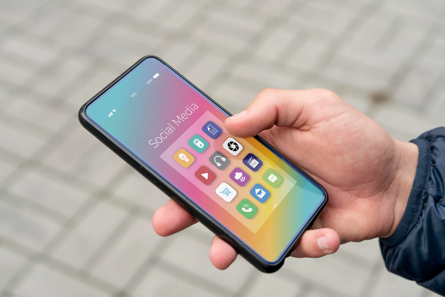 close up hand holding smartphone 23 2149148857 Teknoloji Bağımlılığı Nedir ?